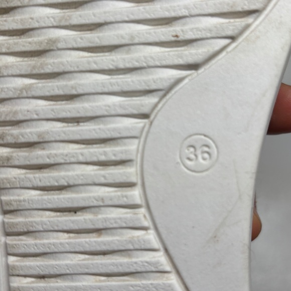 Luukaa White Blue Pebbled Leather Slip-On Sneaker Casual Artsy Sz EU 36 US 5.5-6 - Picture 10 of 11